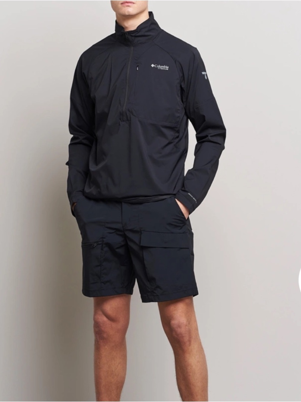 COLUMBIA Small Black Titanium Omni Shield Titan 1/2 Zip Lightweight Pullover